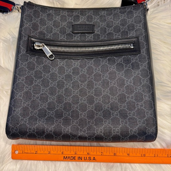 Gucci Gray and Black Messenger Bag - Picture 14 of 16